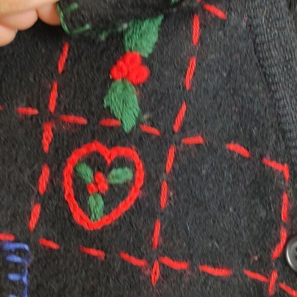 Cambridge Dry Goods Company Boiled Wool Embroidered Christmas Vest Size L - Picture 9 of 16